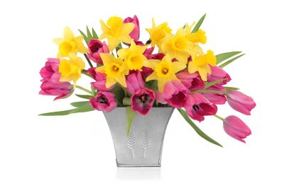Jonquilles et tulipes dans un vase - cela peut-il bien se passer?
